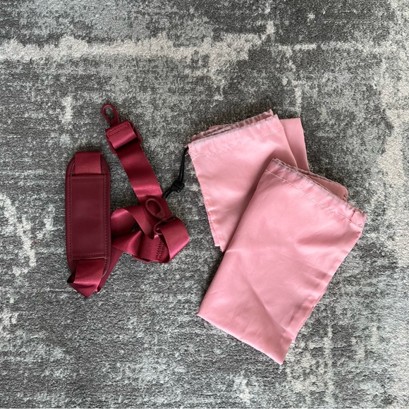 *SOLD* FWD Expandable Tote in Brick - Picture 2 of 5